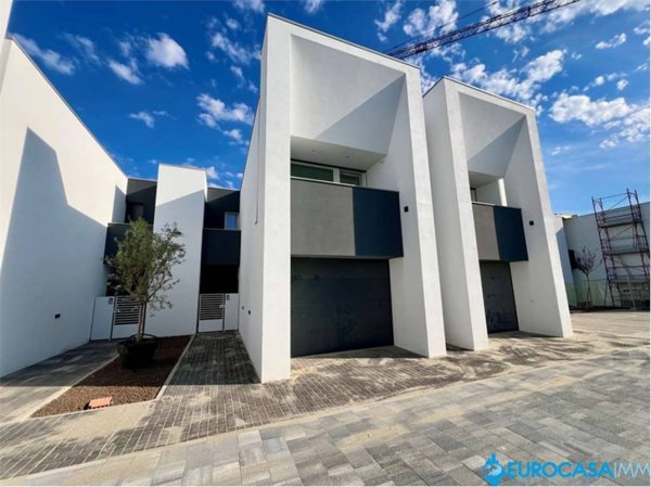 casa indipendente in vendita a Carpi