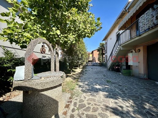 casa indipendente in vendita a Carpi in zona Budrione