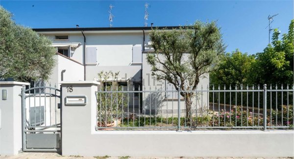 casa indipendente in vendita a Carpi