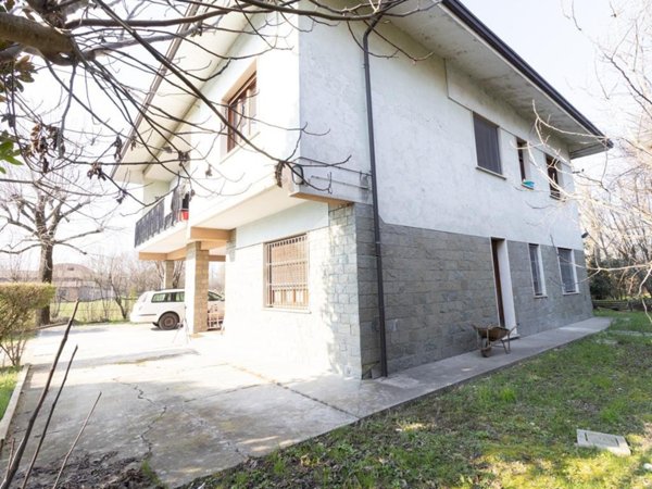 casa indipendente in vendita a Carpi