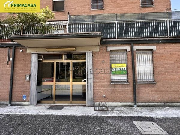 locale commerciale in vendita a Carpi