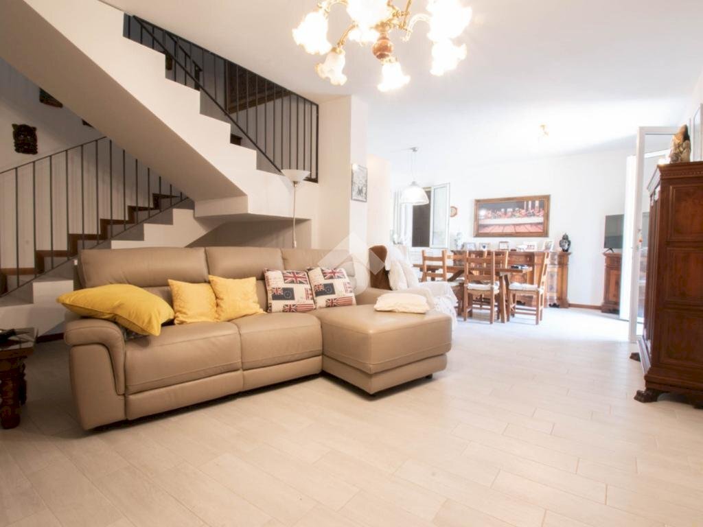 casa indipendente in vendita a Carpi in zona Fossoli