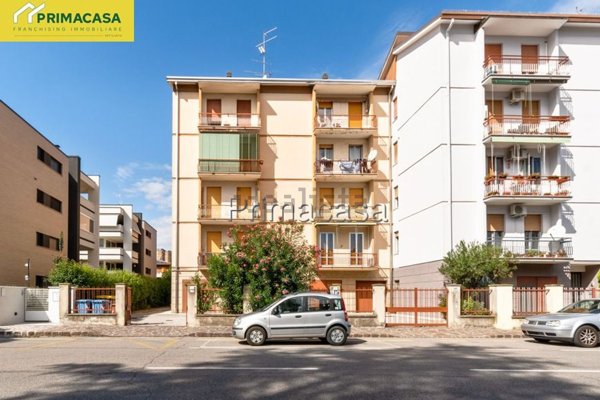 appartamento in vendita a Carpi in zona Centro Storico