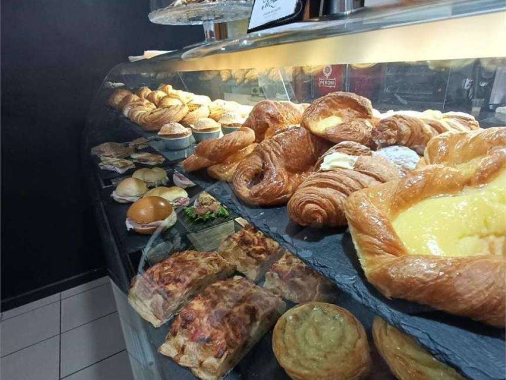 negozio in vendita a Carpi in zona Quartirolo