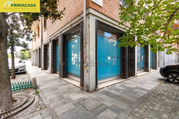 negozio in vendita a Carpi