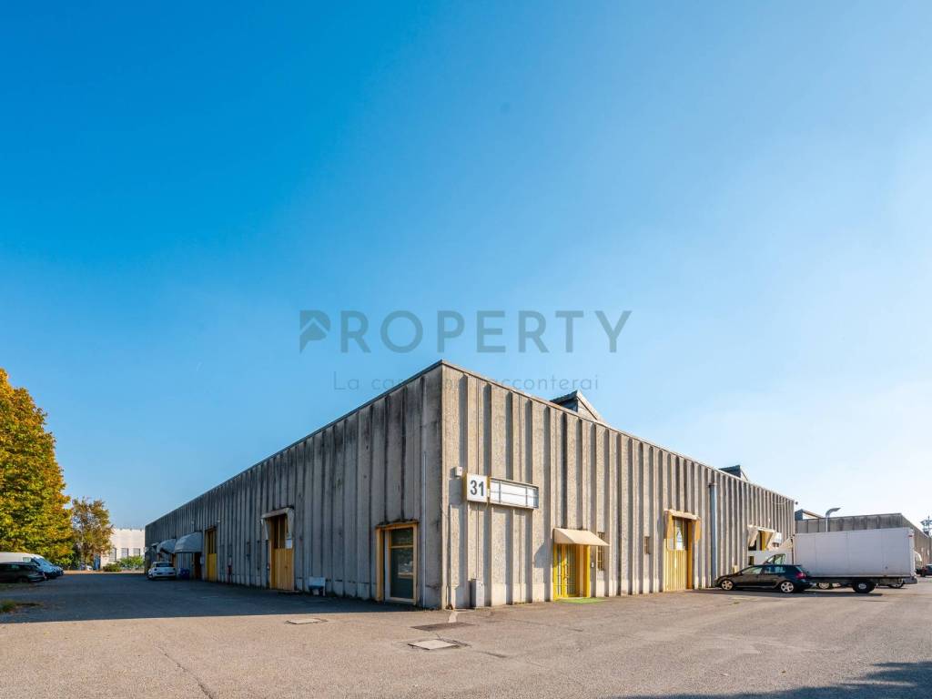 locale commerciale in vendita a Carpi in zona Budrione