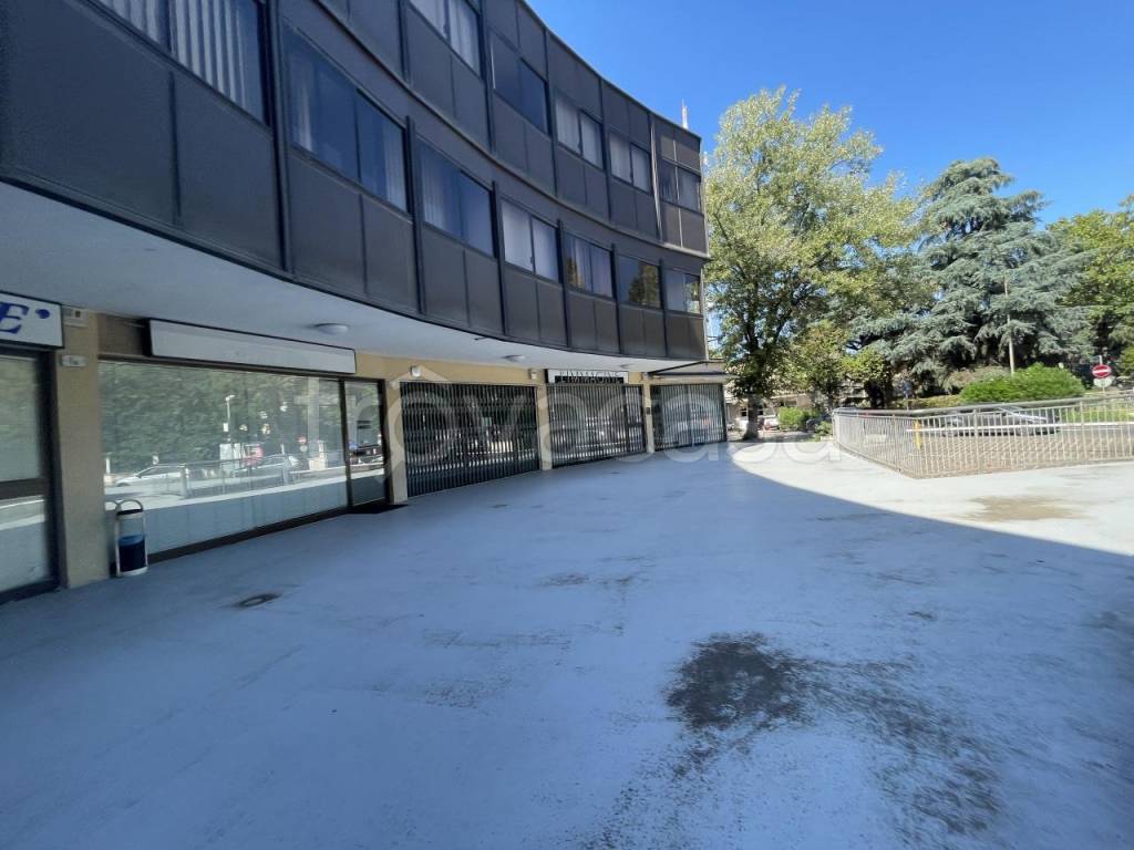 negozio in vendita a Carpi in zona Centro Storico