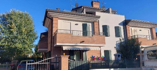 casa indipendente in vendita a Carpi