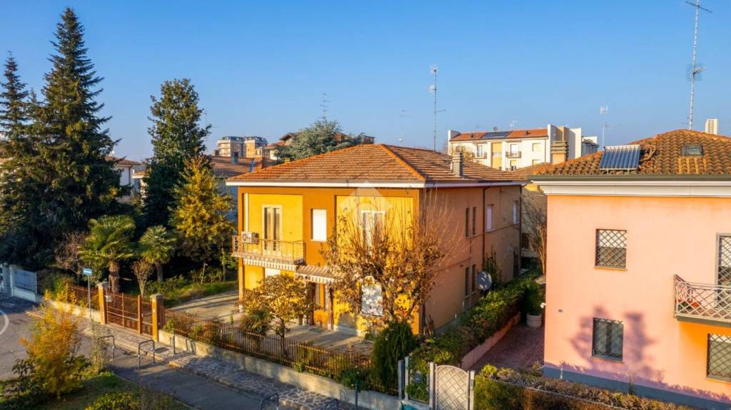 casa indipendente in vendita a Carpi in zona Quartirolo