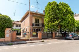 casa indipendente in vendita a Carpi