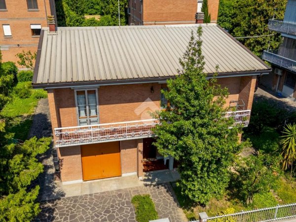 casa indipendente in vendita a Carpi