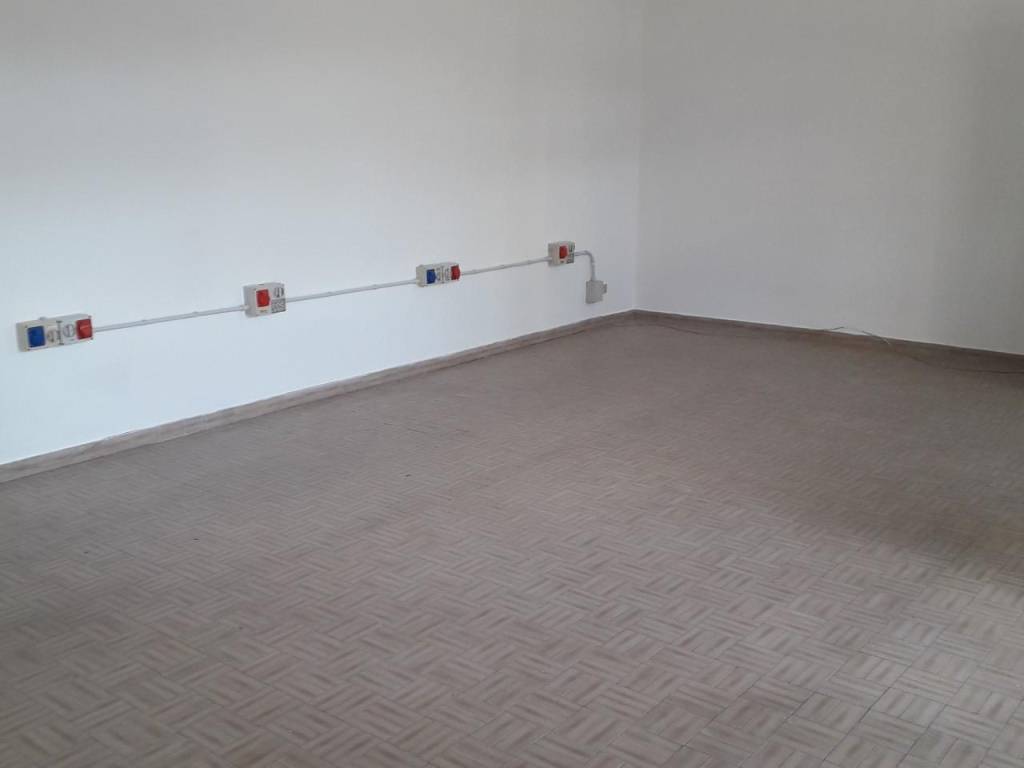negozio in vendita a Carpi