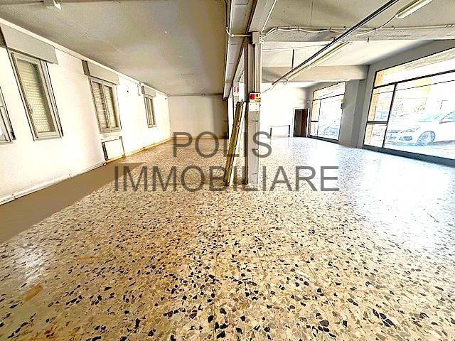negozio in vendita a Carpi