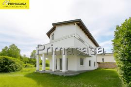 casa indipendente in vendita a Carpi in zona Centro Storico