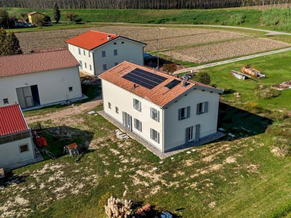casa indipendente in vendita a Carpi in zona Cortile