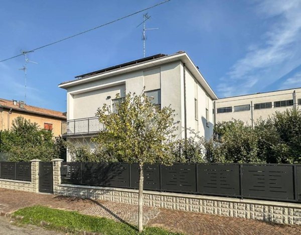 casa indipendente in vendita a Carpi