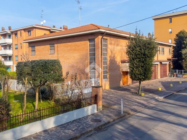 casa indipendente in vendita a Carpi