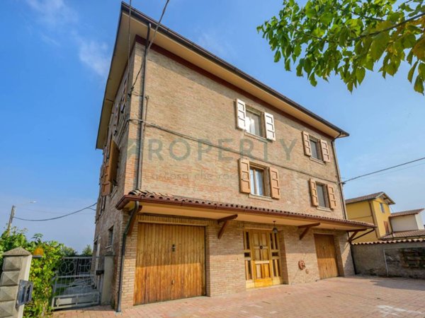 casa indipendente in vendita a Carpi in zona Gargallo