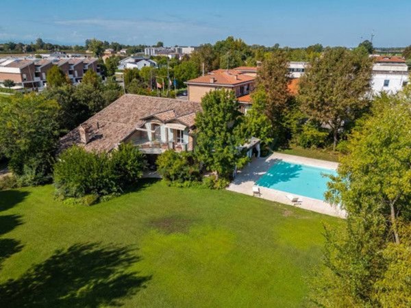 casa indipendente in vendita a Carpi in zona Cibeno Pile