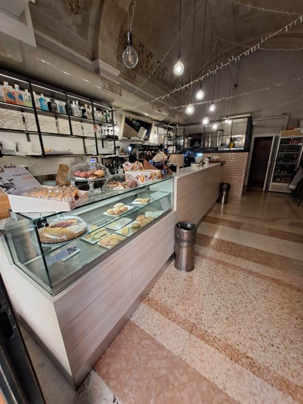 negozio in vendita a Carpi