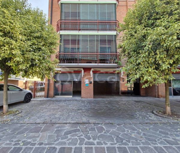 locale commerciale in vendita a Carpi in zona Cortile