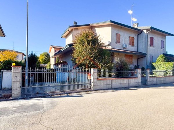 casa indipendente in vendita a Carpi in zona Fossoli