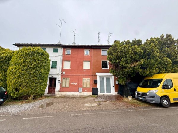 casa indipendente in vendita a Carpi in zona Santa Croce