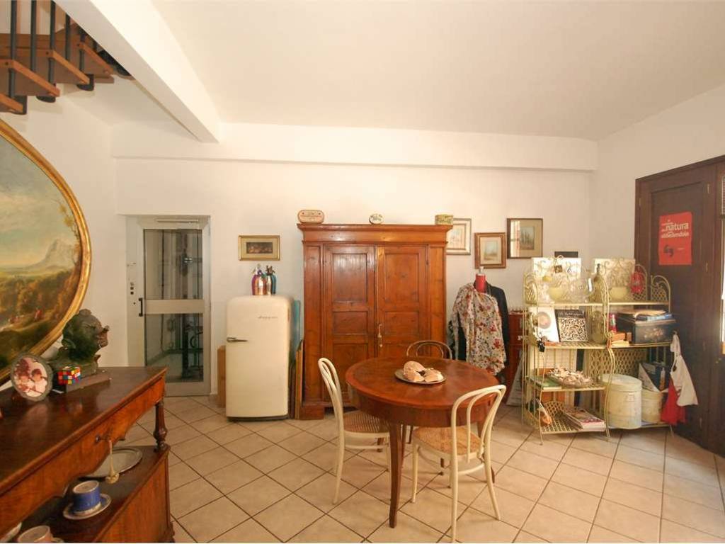 casa indipendente in vendita a Carpi in zona Centro Storico