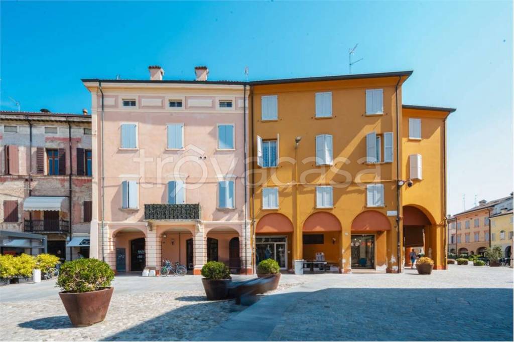 appartamento in vendita a Carpi in zona Centro Storico