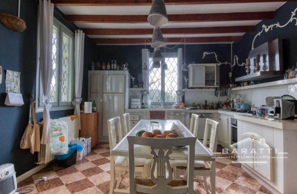 casa indipendente in vendita a Carpi in zona Cibeno Pile