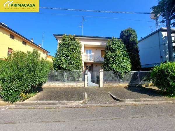 casa indipendente in vendita a Carpi in zona Cibeno Pile