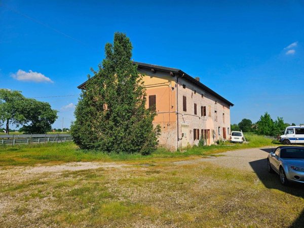 capannone in vendita a Carpi in zona Santa Croce