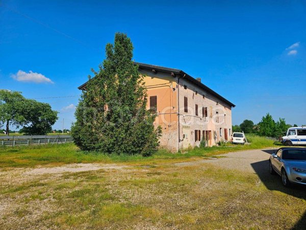 capannone in vendita a Carpi in zona Santa Croce