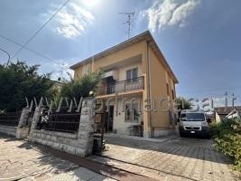 casa indipendente in vendita a Carpi in zona Cibeno Pile