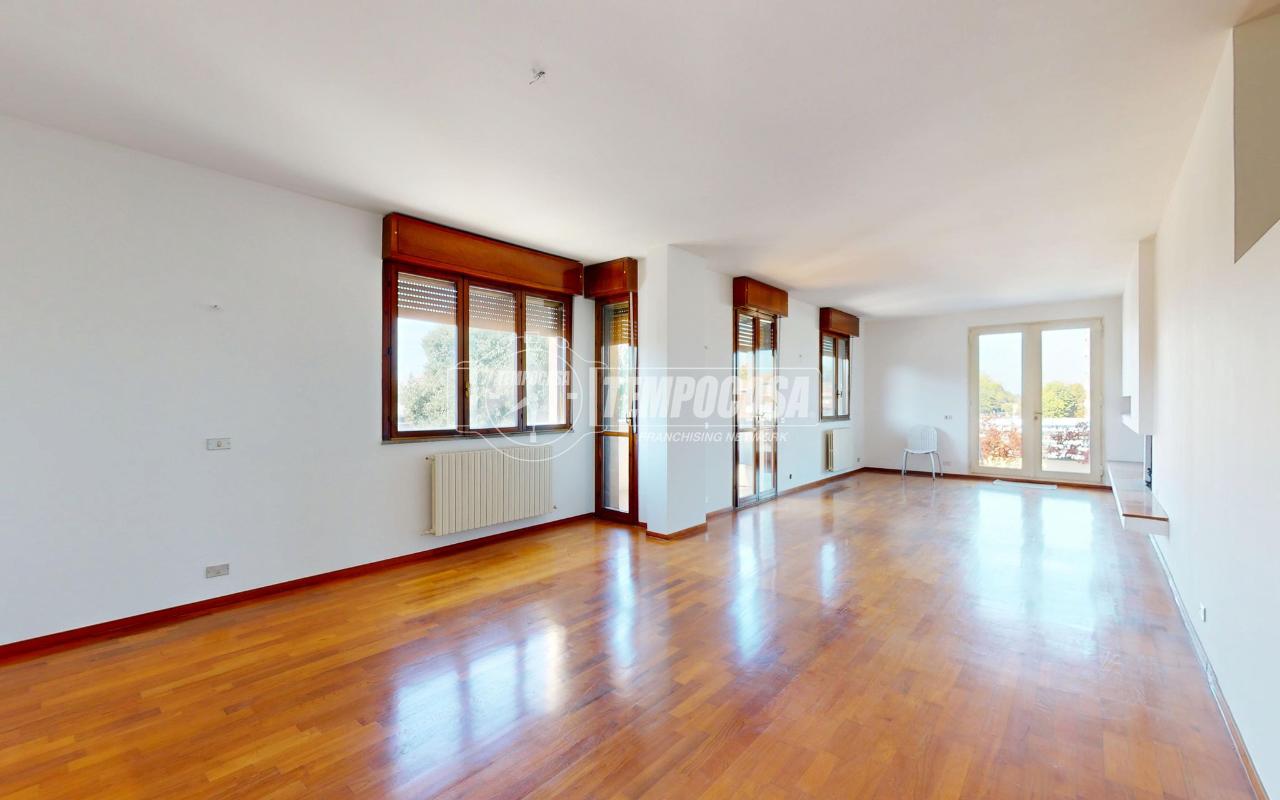 appartamento in vendita a Carpi in zona Cibeno Pile