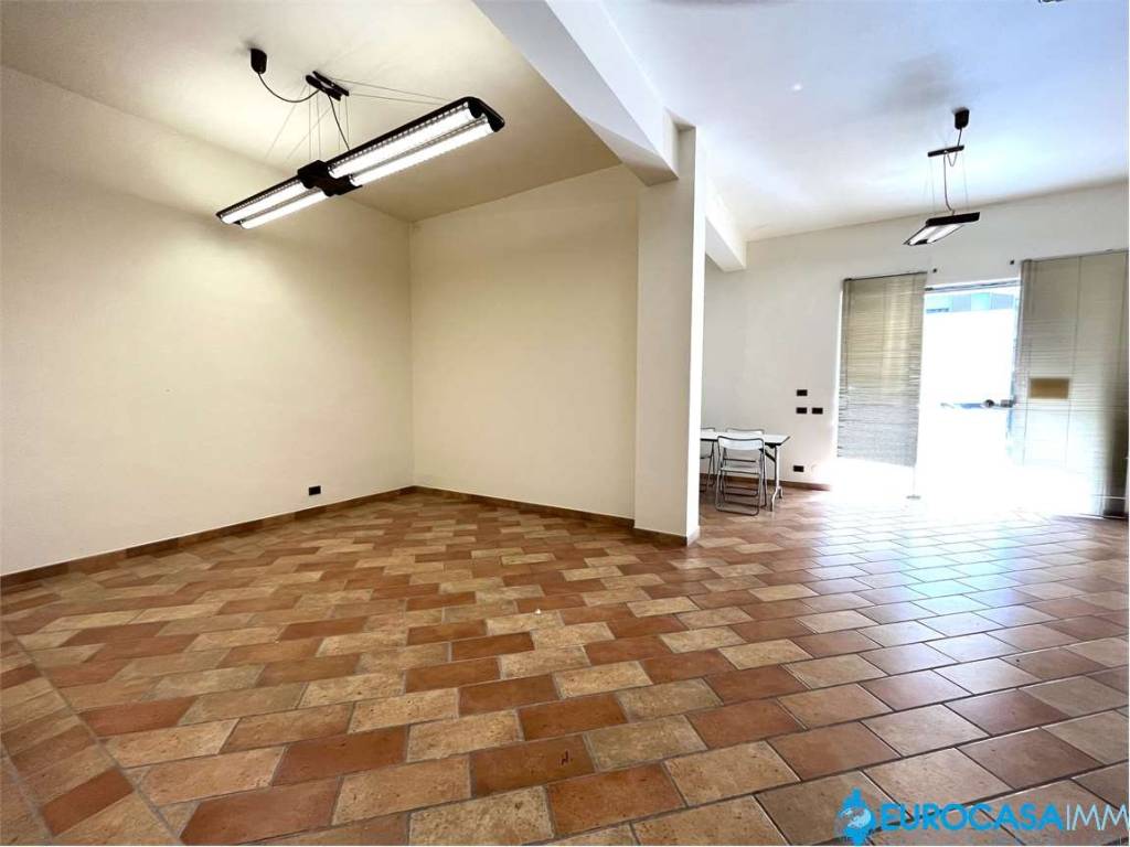 ufficio in vendita a Carpi in zona Quartirolo