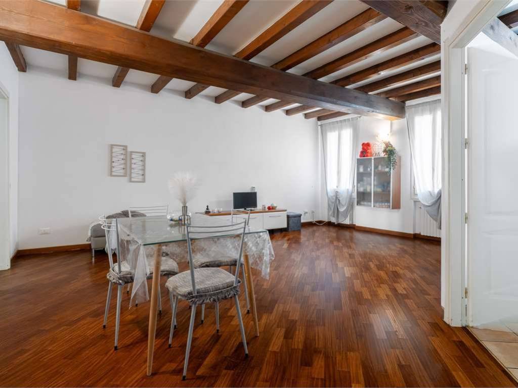 appartamento in vendita a Carpi in zona Centro Storico