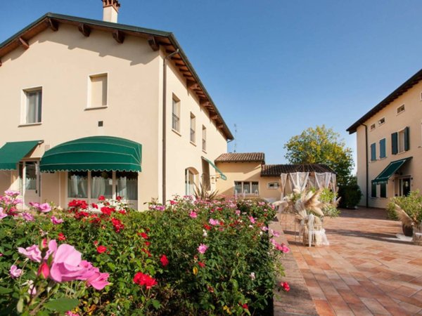 intera palazzina in vendita a Carpi in zona Budrione