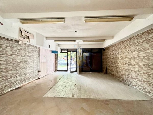 negozio in vendita a Carpi