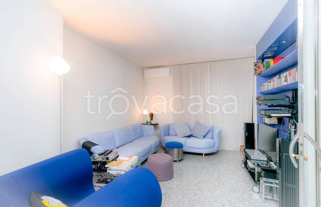 casa indipendente in vendita a Carpi in zona Centro Storico