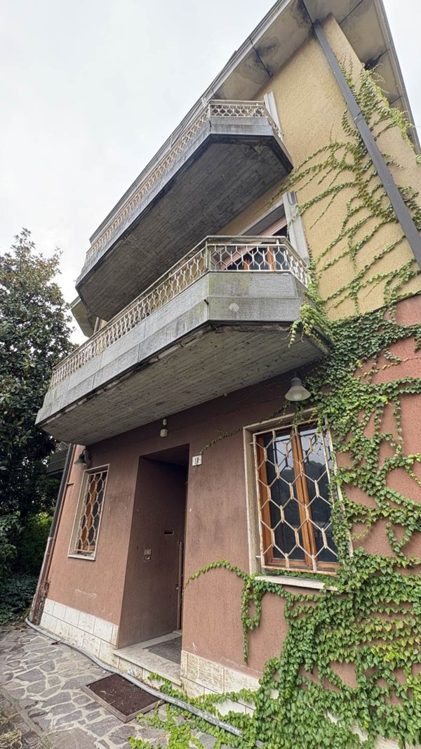 casa indipendente in vendita a Carpi in zona Centro Storico