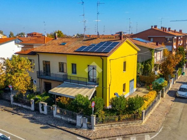 casa indipendente in vendita a Carpi in zona Fossoli