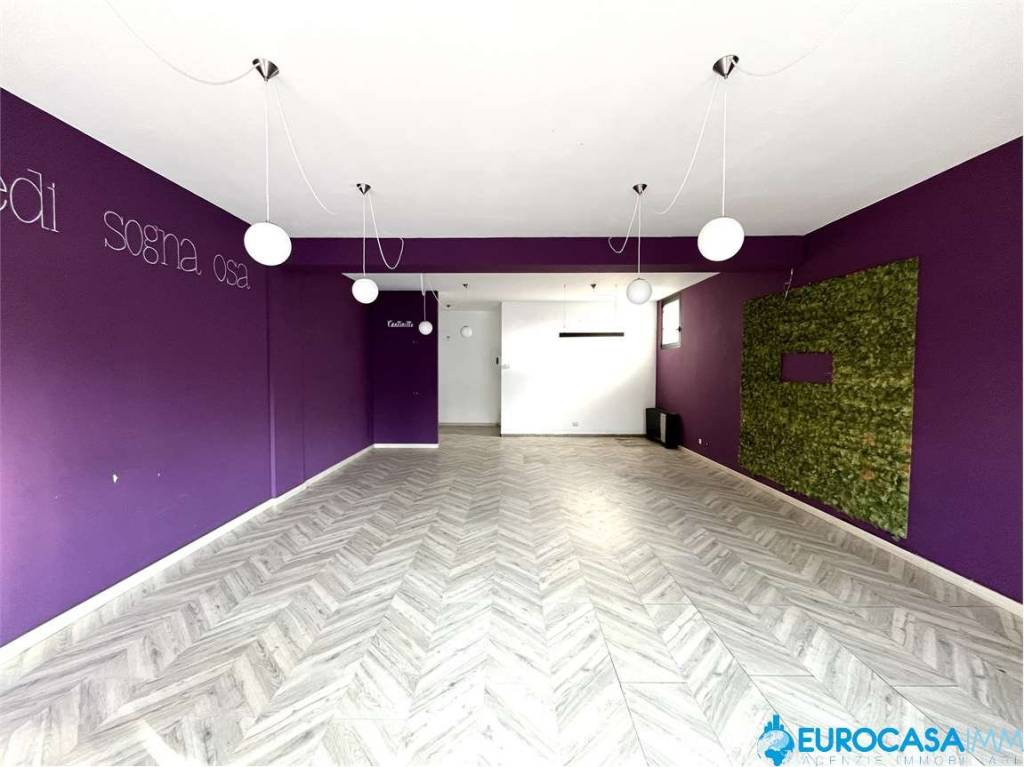 negozio in vendita a Carpi