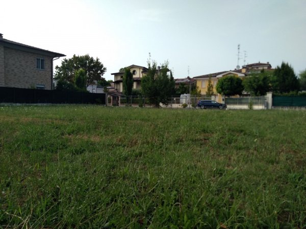 terreno edificabile in vendita a Carpi