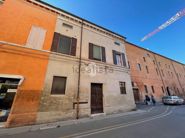 appartamento in vendita a Carpi in zona Centro Storico