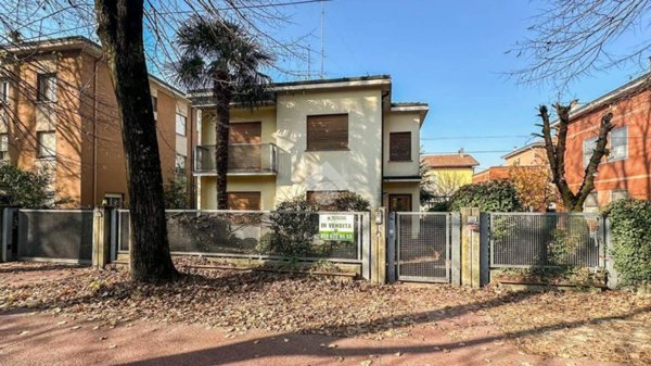 casa indipendente in vendita a Carpi in zona Centro Storico