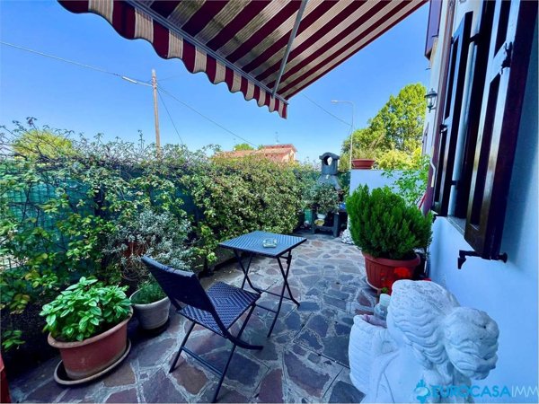 casa indipendente in vendita a Carpi in zona Cortile