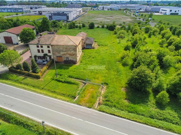 casa indipendente in vendita a Carpi in zona Cibeno Pile