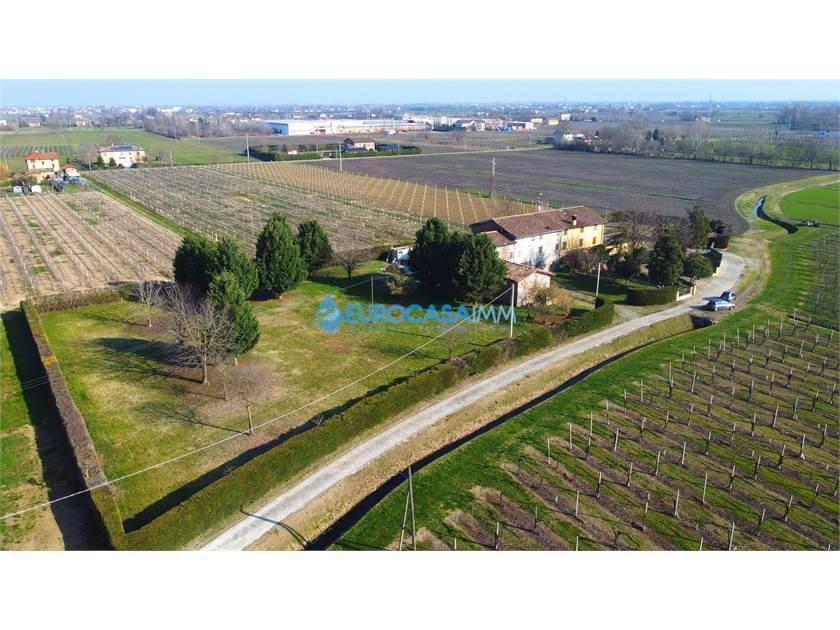 negozio in vendita a Carpi in zona Budrione