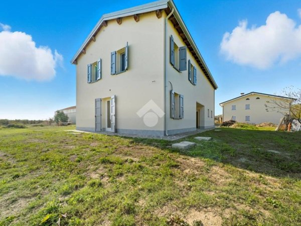 casa indipendente in vendita a Carpi in zona Budrione